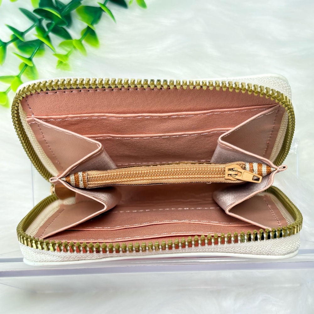 Labubu Zippy Wallet - Picture 5 of 8
